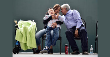 Promete AMLO detener el huachicoleo en las medicinas