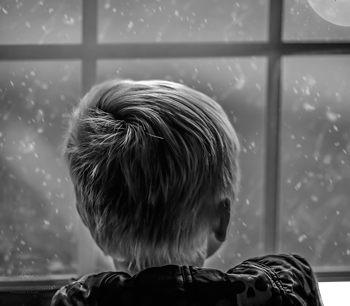 Estudian relación de infancias difíciles con el consumo de cocaína