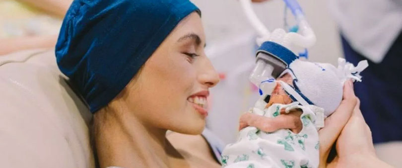 Muere madre tras postergar tratamiento contra el cáncer por privilegiar su embarazo