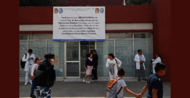 Protestan en Hospital Infantil por recortes de trabajadores