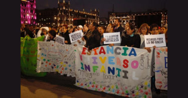 Protestan por recortes en estancias infantiles