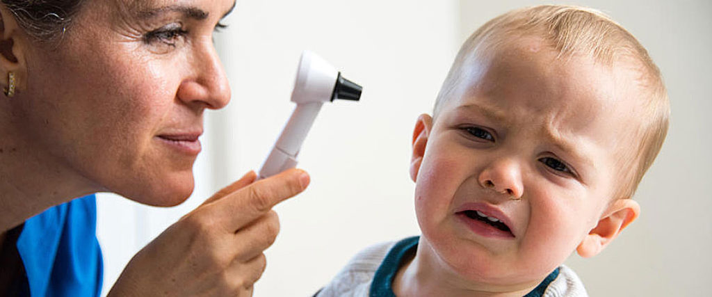 Ataca otitis a siete de cada 10 menores masculinos de tres años