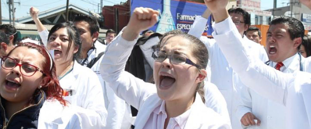 Suspenden médicos residentes sus protestas