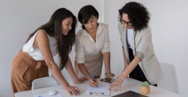 Mujeres en oficina_Trendsétera
