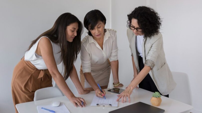 Mujeres en oficina_Trendsétera